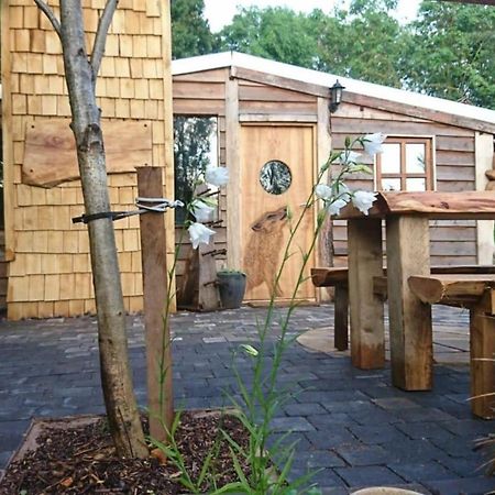 Charming 2-Bed Cabin In Sutton Coldfield Esterno foto