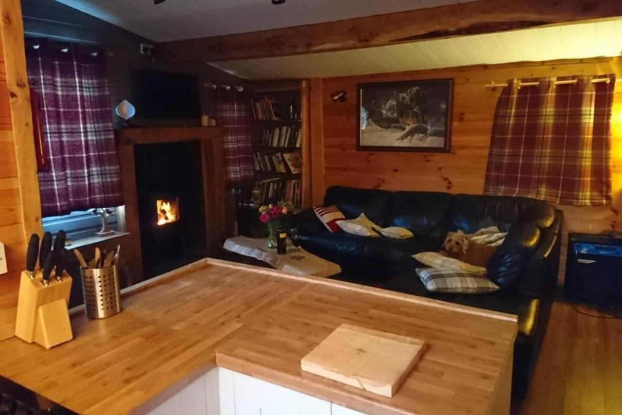 Charming 2-Bed Cabin In Sutton Coldfield Esterno foto