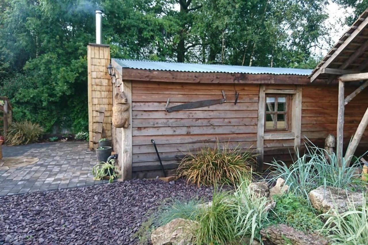 Charming 2-Bed Cabin In Sutton Coldfield Esterno foto