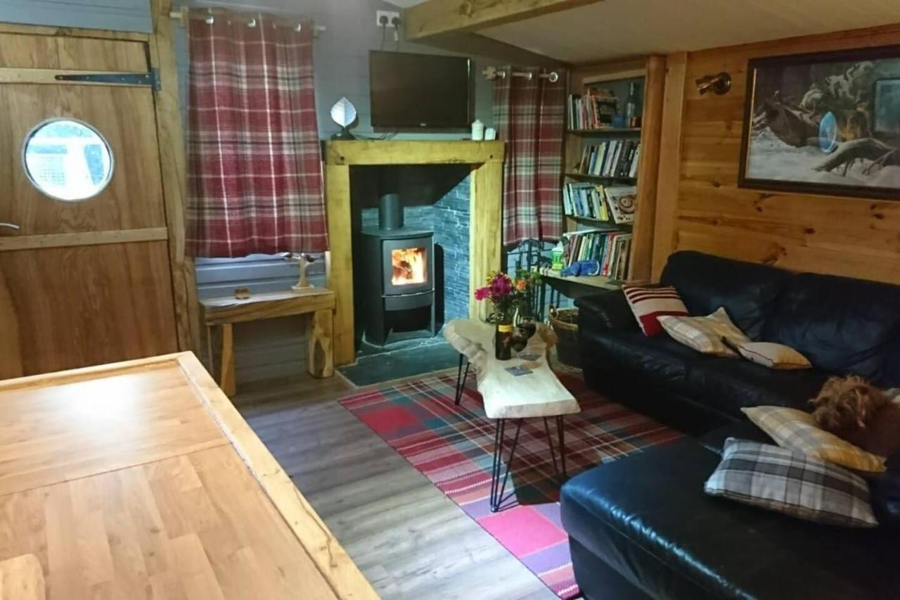 Charming 2-Bed Cabin In Sutton Coldfield Esterno foto